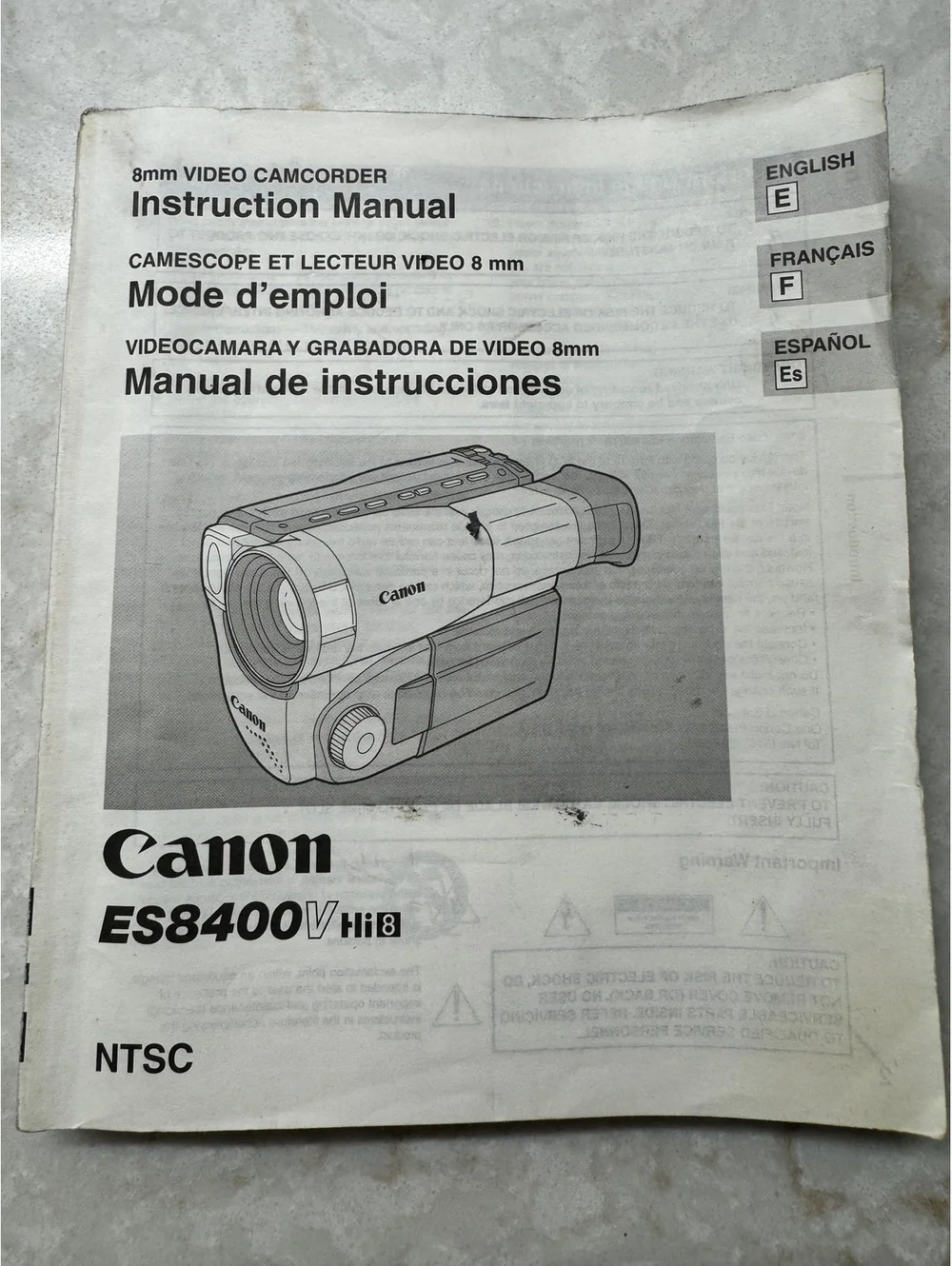 Canon ES8400V Hi8 8mm Video Camcorder w/ Bag, Charger, Manual - 22x Optical Zoom